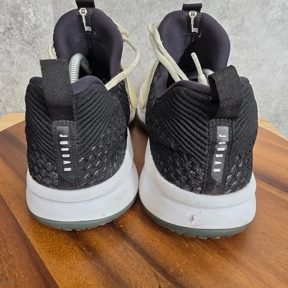 Jordan Trainer 2 Flyknit Sneakers Mens 13 Black White Casual Trainers 921210-110